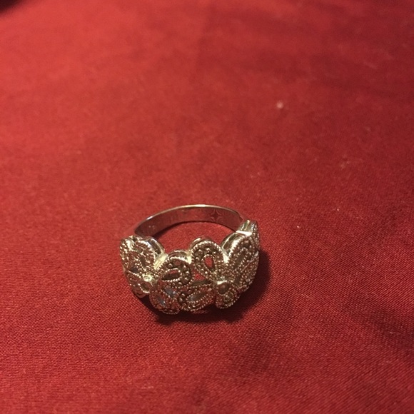 Ring - Picture 4 of 4